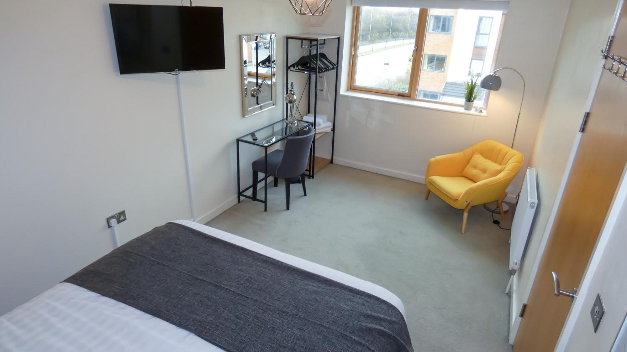 Three Bedroom Townhouse With Parking Telford Room photo